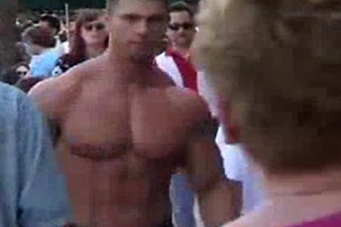 WORSHIP THIS gorgeous gorgeous BODYBUILDER