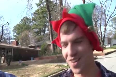 gay Elf receives Xmas Bukkake