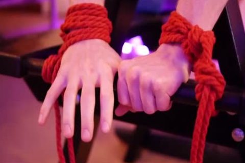 My Boyfriend acquires fastened Up And nailed Hard By A good friend And A enjoyment Saw :D