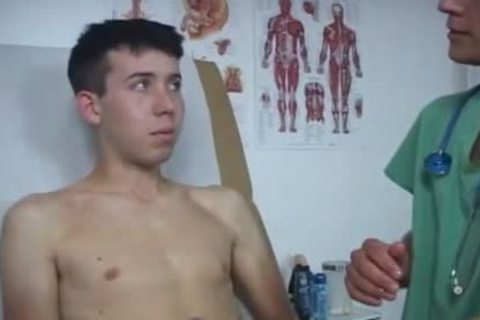 Doctor wanking Patient knob