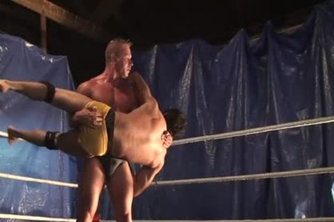 Wrestling kinky Bulge (no naked)