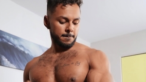 Str8chaser.com - American Milo & Ryan Bones handjob in the bed