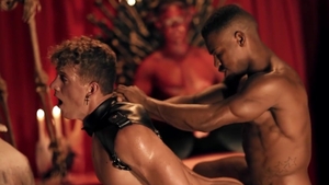 DrillMyHole - American tongue kissing