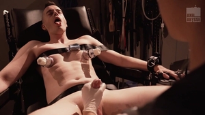 Club Inferno Dungeon: Inked goes in for rough nailing