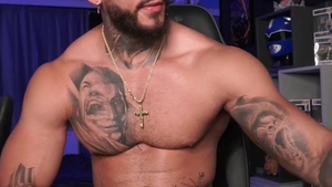 Solo muscle latino pornstar masturbation live on webcam