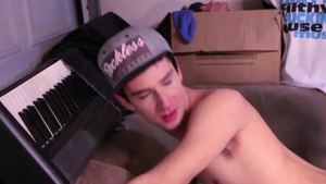 DirtyBoyVideo: Latino Nathan Stratus kissing in the basement