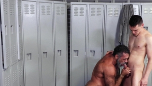 twinktop: Suds, Sluts, and a Silver Fox